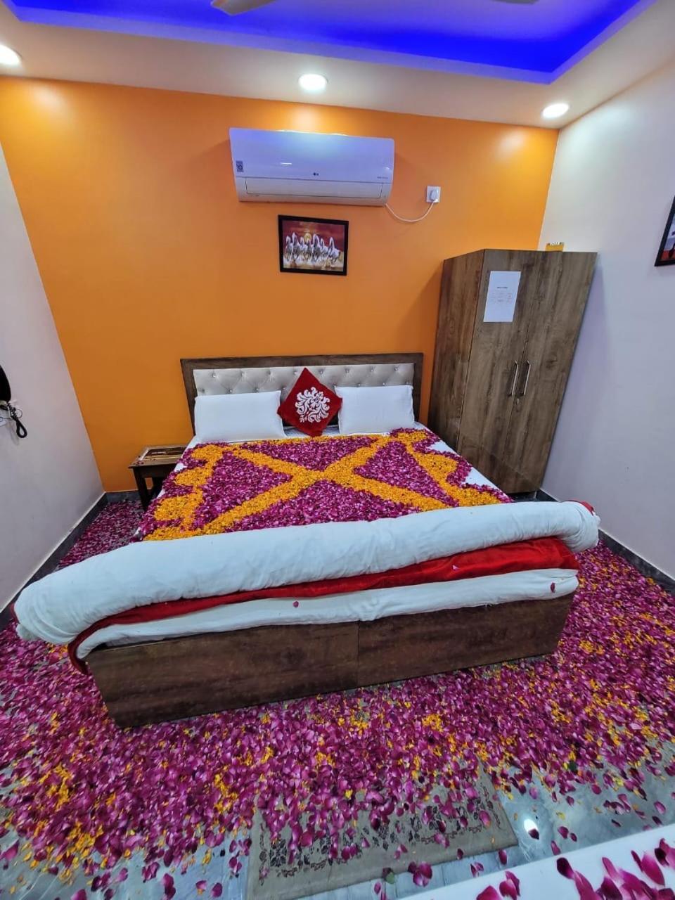 The Swiss Residency Hotel Greater Noida Ngoại thất bức ảnh
