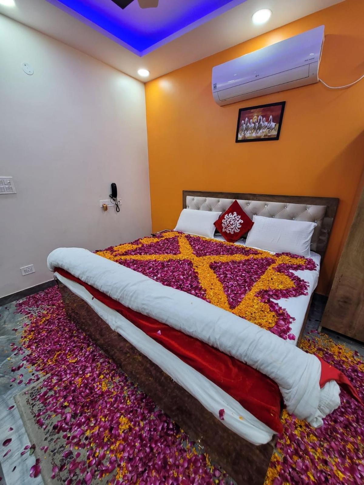 The Swiss Residency Hotel Greater Noida Ngoại thất bức ảnh